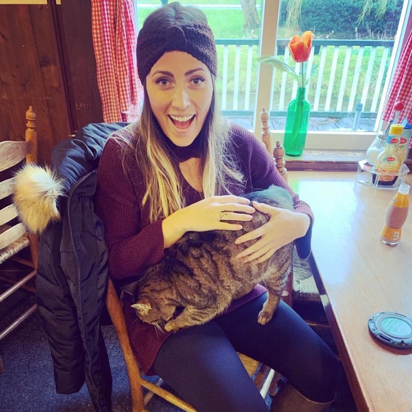 Meet Your Posher! - Picture 3 of 4